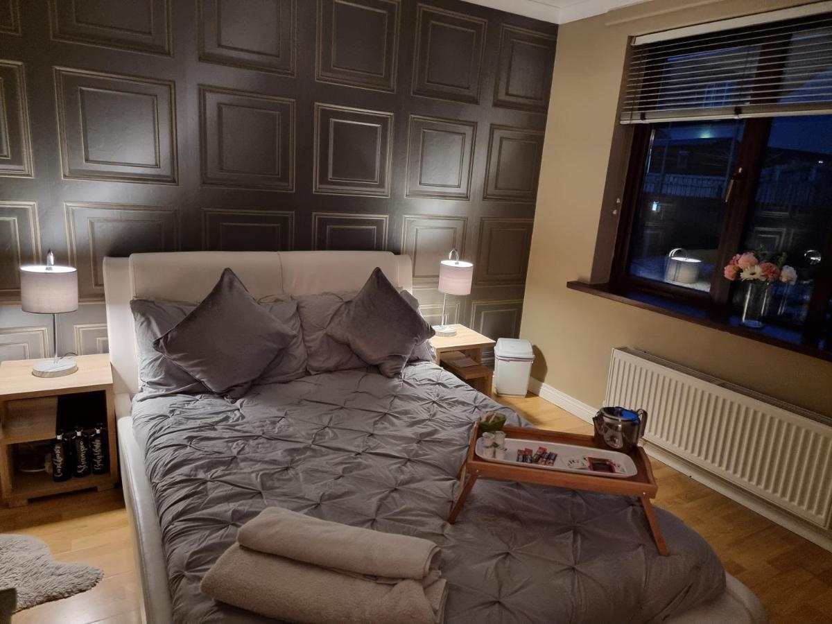 Private Room City Skyline And Mountain Views Close Too Belfast Centre And Airports Free Parking Buitenkant foto